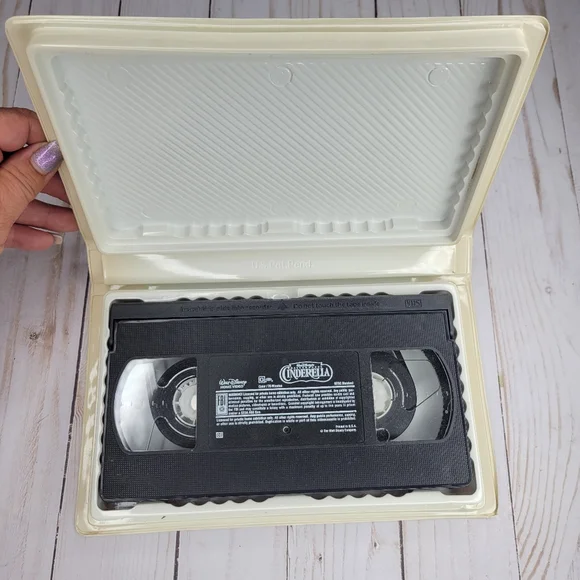 Disney Cinderella VHS Tape Masterpiece Edition - Picture 4 of 6